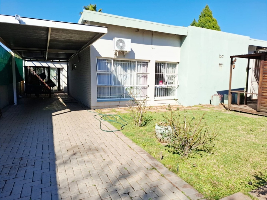 5 Bedroom Property for Sale in Wilgehof Free State